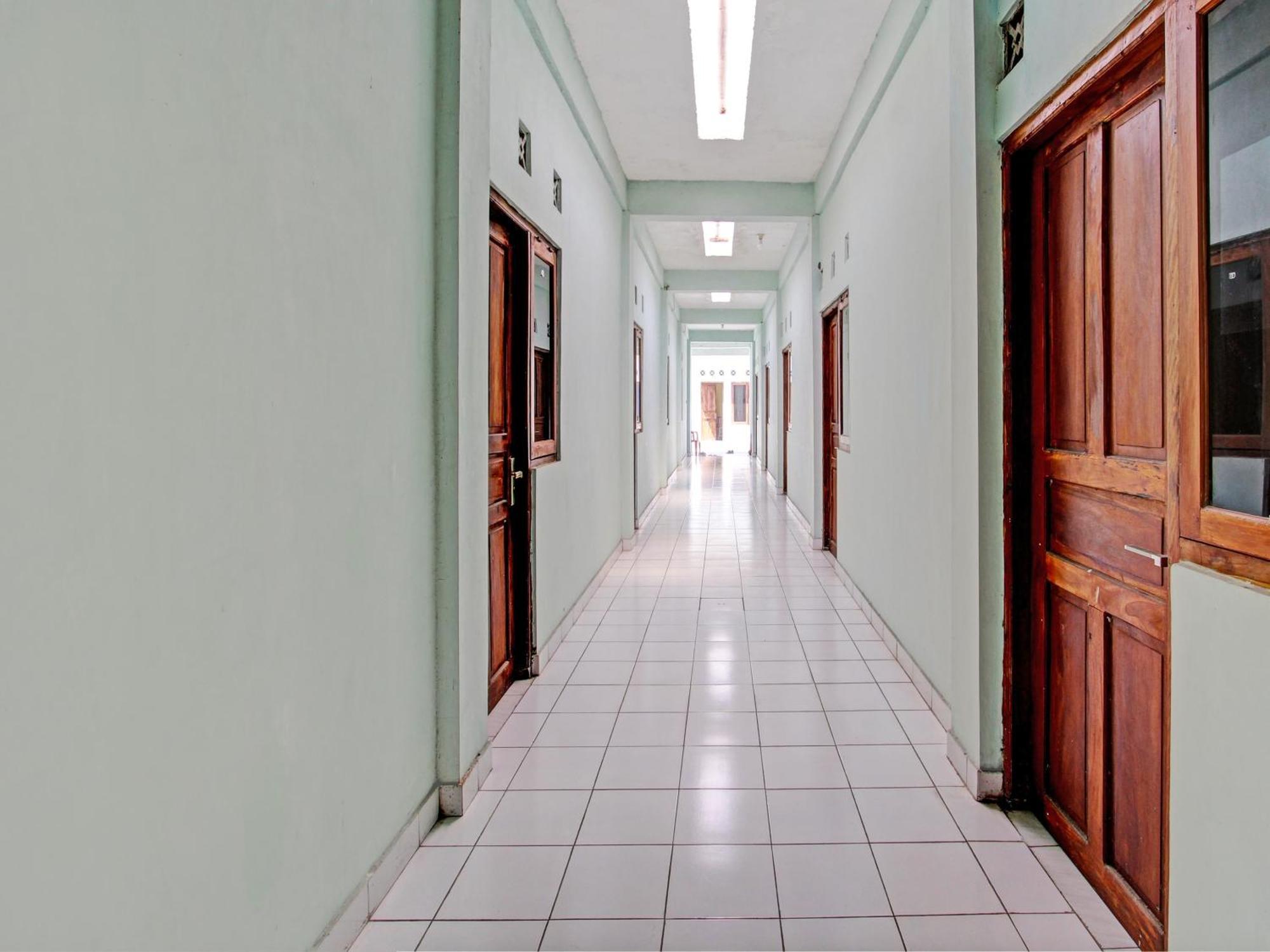 Spot On 93020 Rumah Singgah Ganjuran Bantul Kültér fotó
