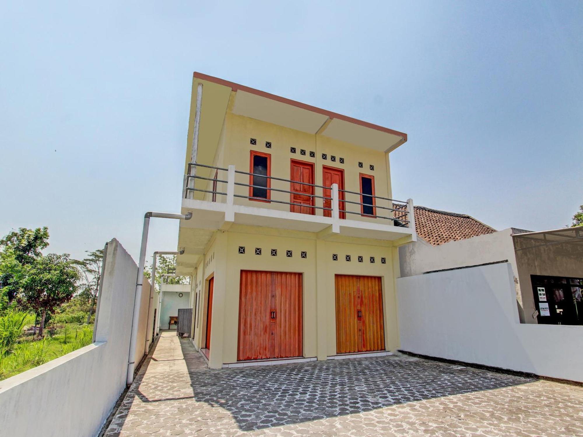 Spot On 93020 Rumah Singgah Ganjuran Bantul Kültér fotó
