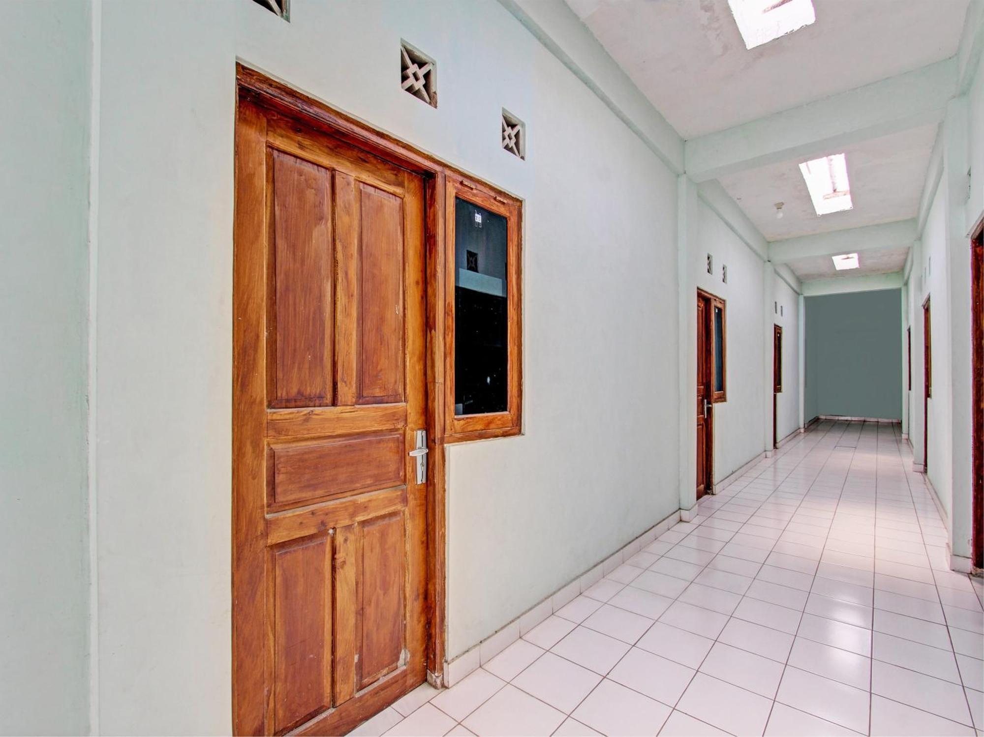 Spot On 93020 Rumah Singgah Ganjuran Bantul Kültér fotó